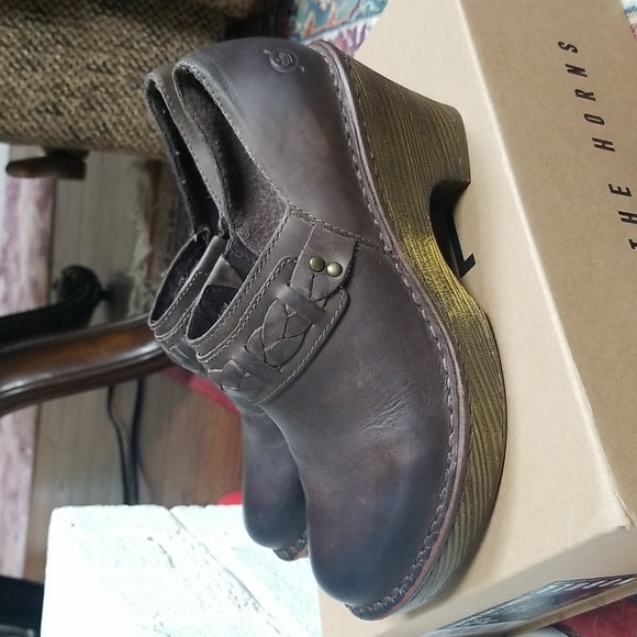 Born Brown Leather Ankle Booties 7M - Picture 3 of 16